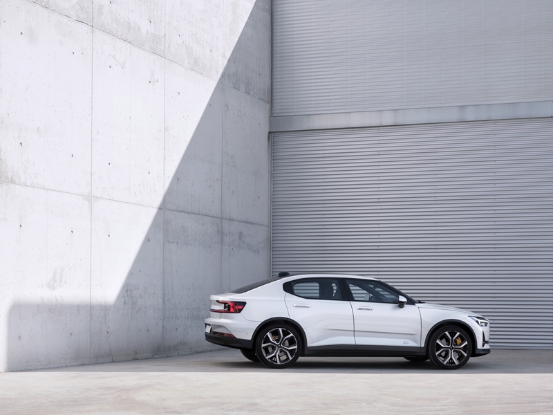 a Polestar_2_003.jpg