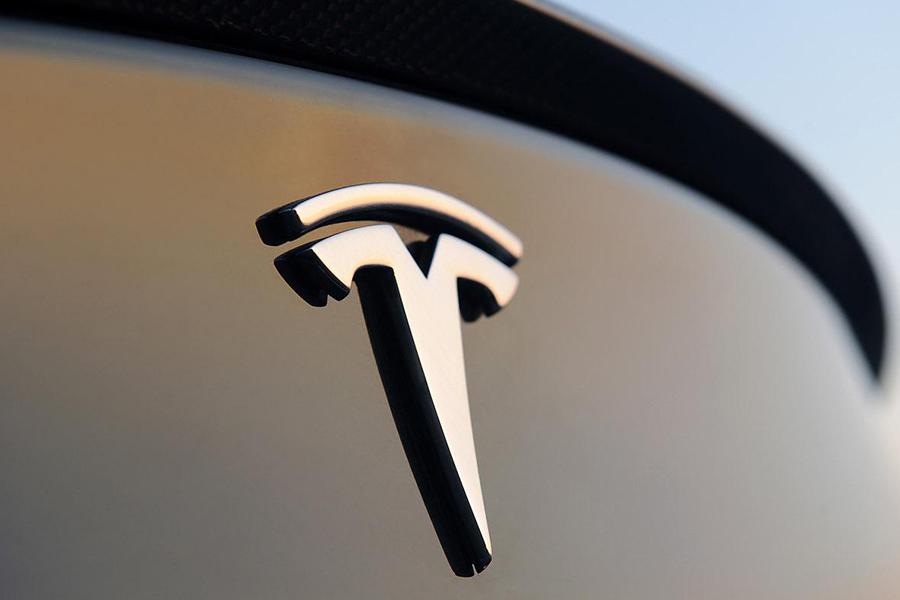 特斯拉申请新专利 用激光清洁汽车玻璃和太阳能电池板