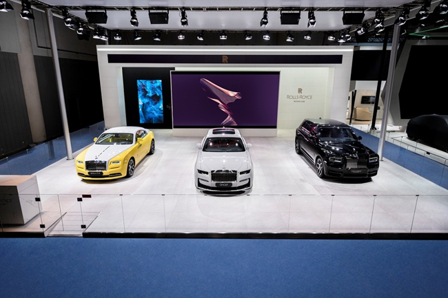 劳斯莱斯汽车亮相2021成都国际汽车展览会