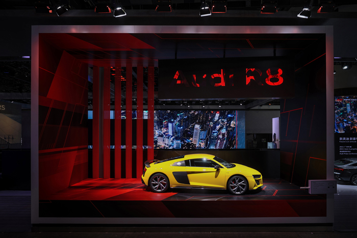 5.奥迪R8 V10 Coupe__ performance等领衔的高性能车型序列，凭借澎湃动力输出，持续挥洒奥迪传承百年的运动基因.jpeg