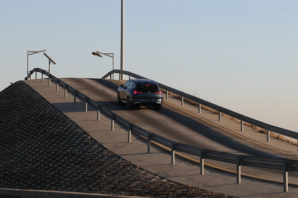 a06.jpg